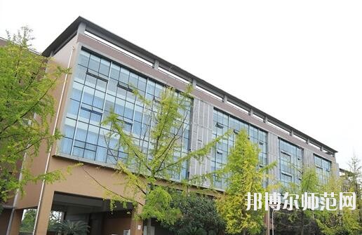 郫縣友愛職業(yè)技術(shù)幼兒師范學(xué)校2018年報(bào)名條件、招生對(duì)象