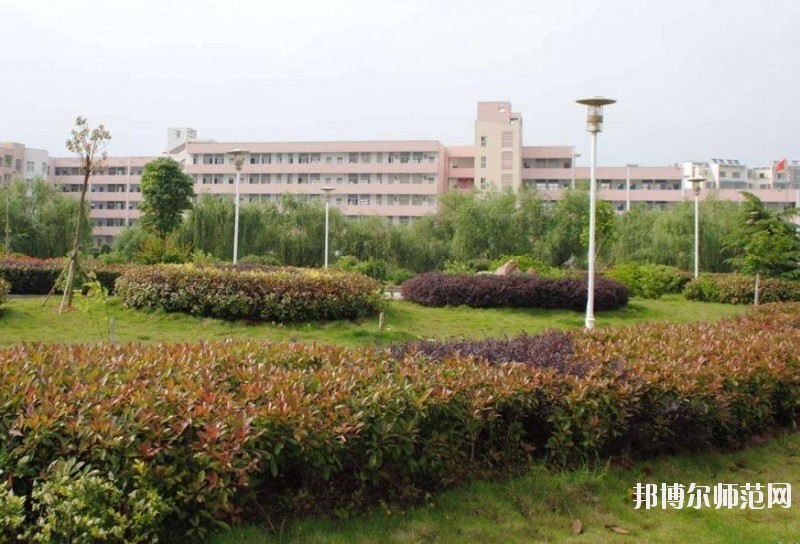 廣州2020年中專幼師學(xué)?？梢钥即髮? width=