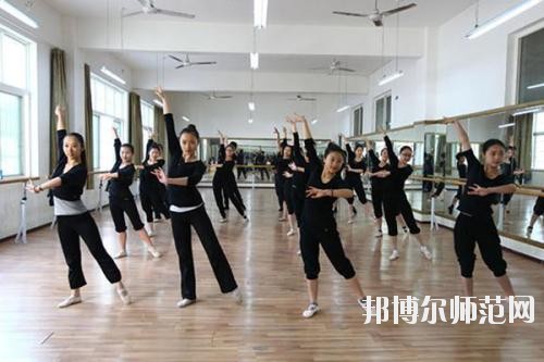 惠州2021年中專幼師學(xué)?？梢钥即髮? width=